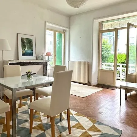 Maison A A 2 Min De La 度假居